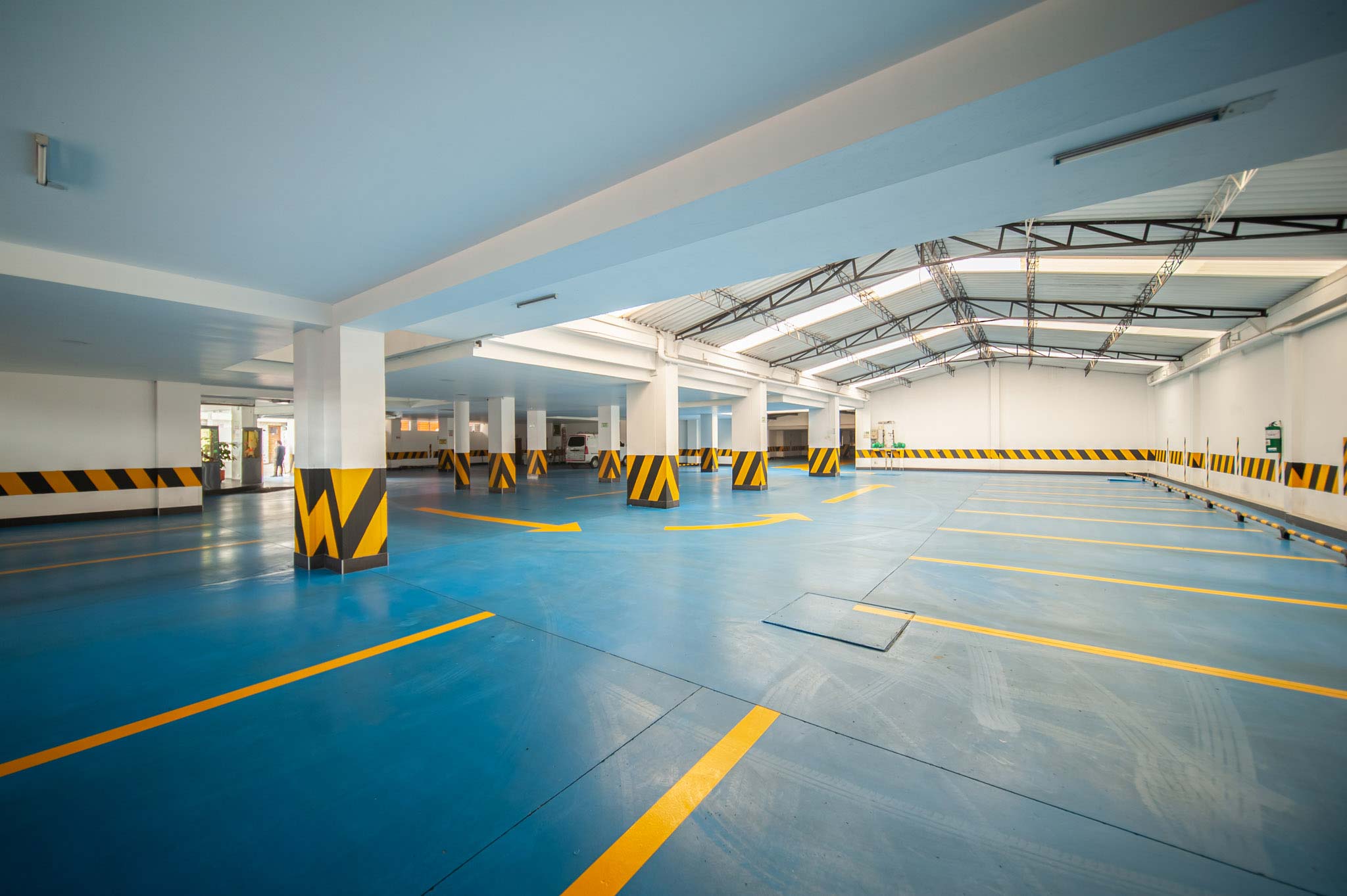 motel-acuario-parqueadero-01